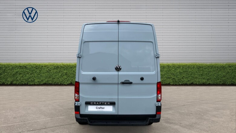 Volkswagen Crafter Cr35 Mwb Diesel Fwd 2.0 TDI 140PS Commerce Plus High Roof Van